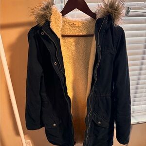 Hollister women’s winter coat with fur